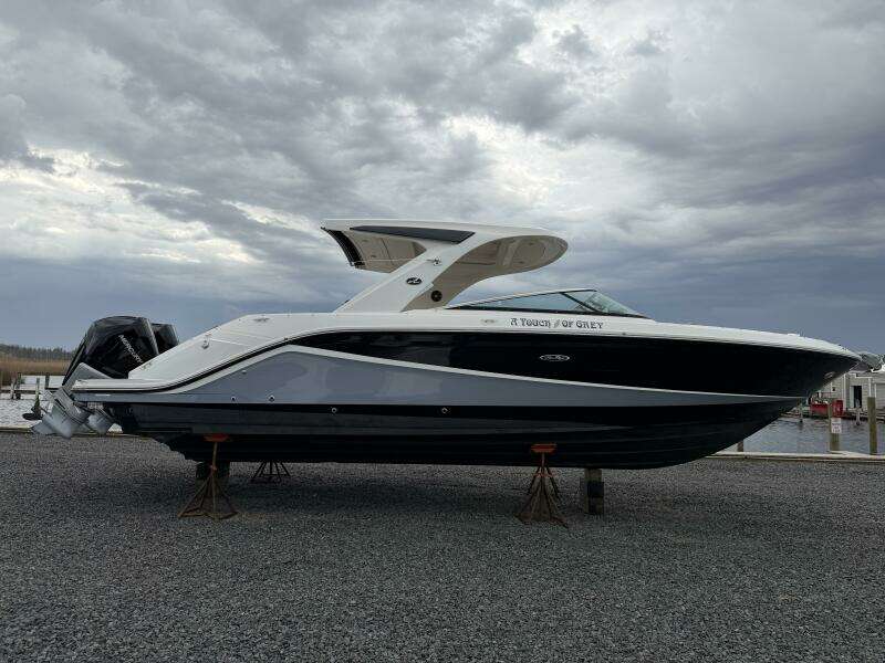 32ft Sea Ray Yacht For Sale