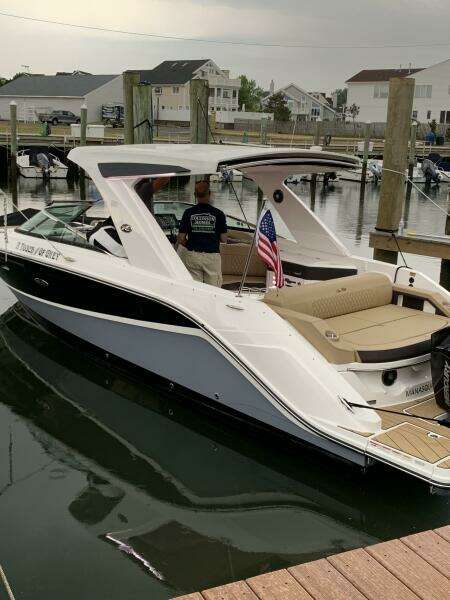 32ft Sea Ray Yacht For Sale