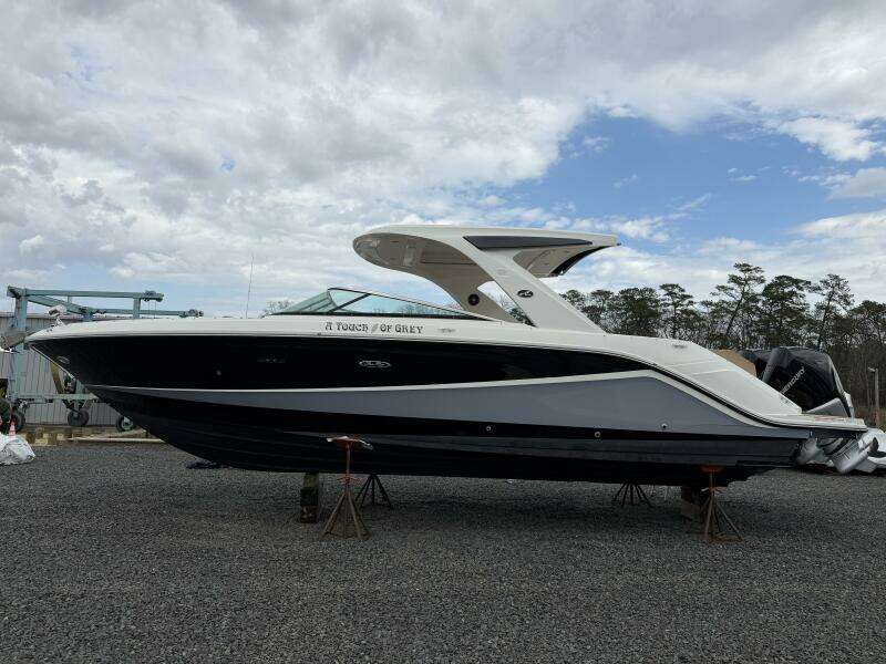 32ft Sea Ray Yacht For Sale