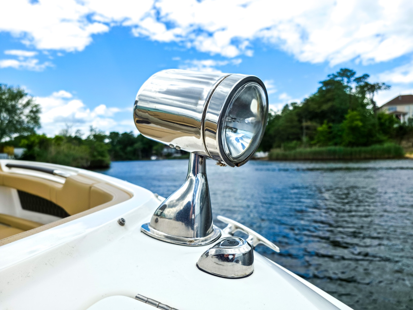 32' 2023 Sea Ray SLX 310 OB