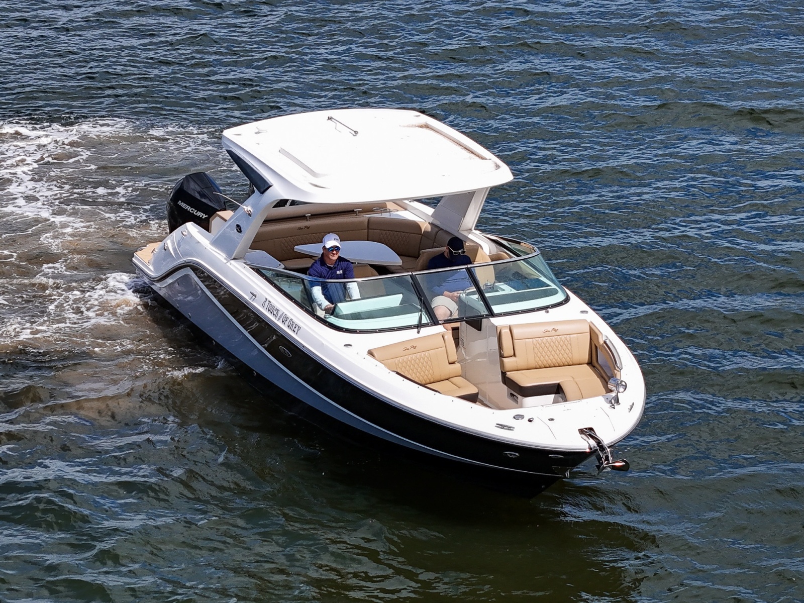 32' 2023 Sea Ray SLX 310 OB