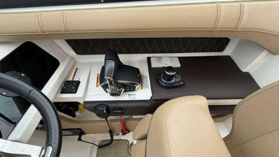 32ft Sea Ray Yacht For Sale