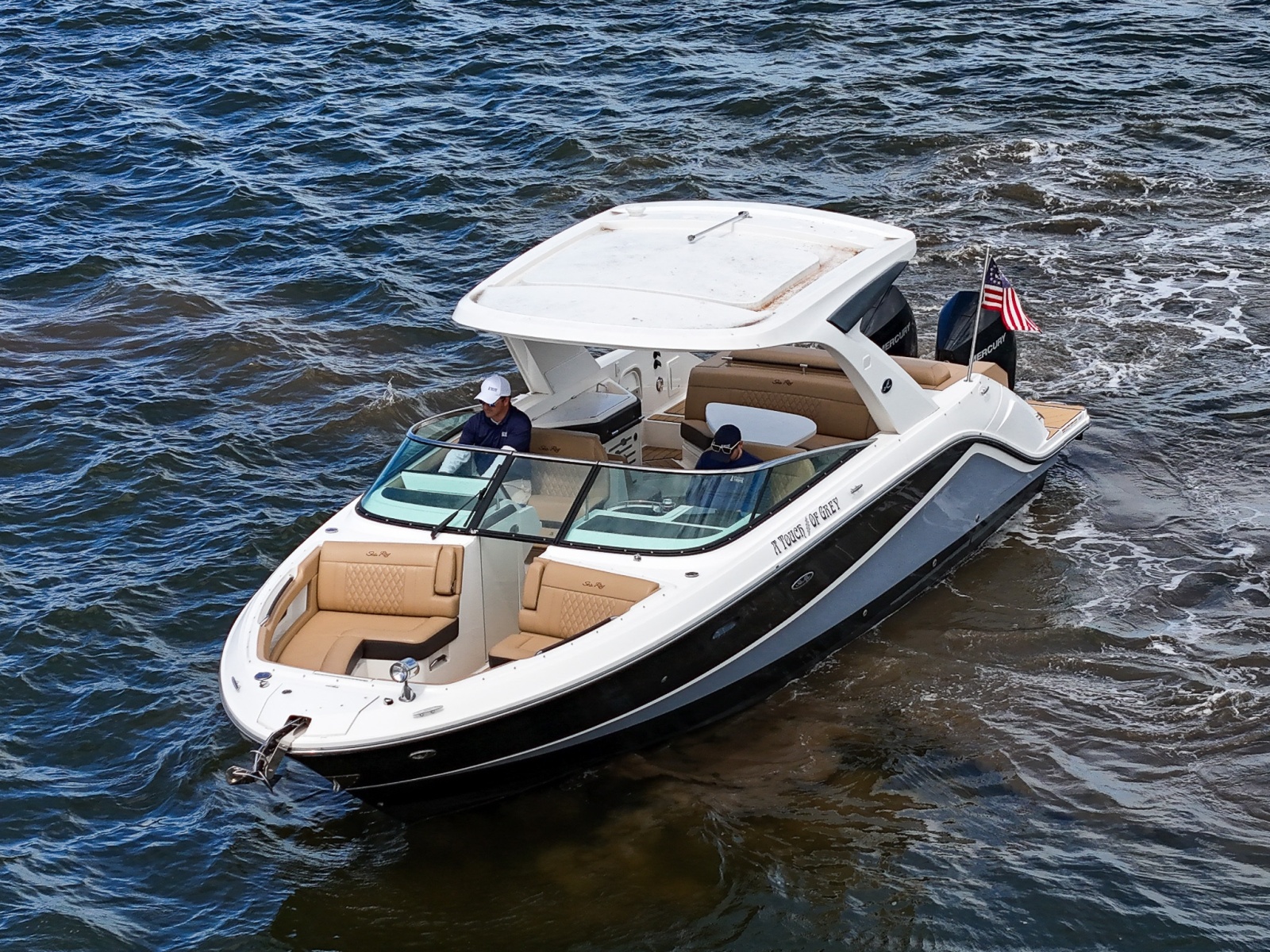 32' 2023 Sea Ray SLX 310 OB