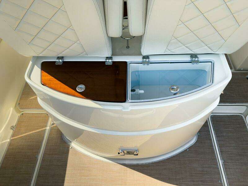 Our Trade 30ft Chris Craft Yacht For Sale