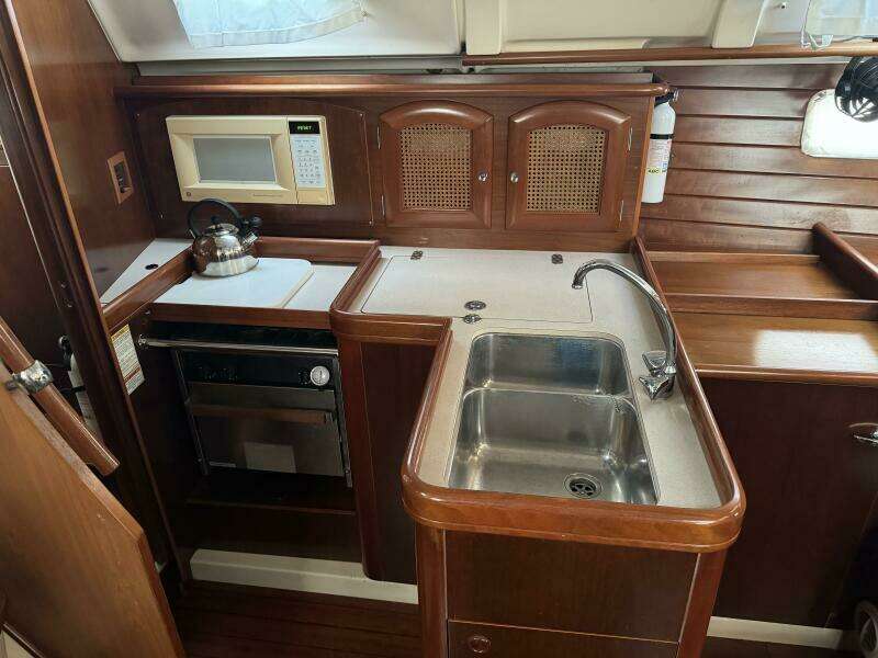 The Originals 38ft Beneteau Yacht For Sale