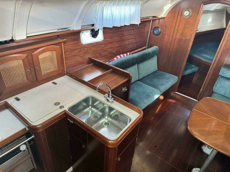 The Originals 38ft Beneteau Yacht For Sale