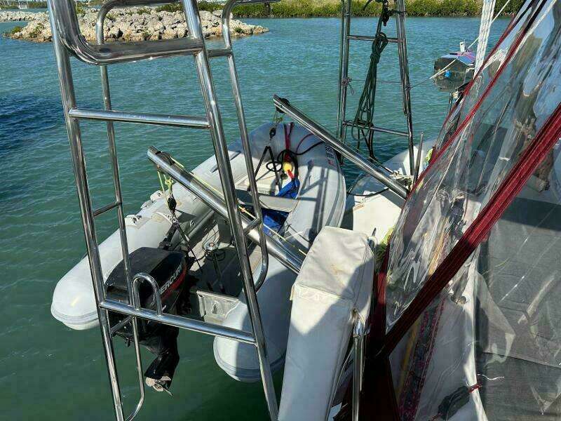 Herkee 38ft Lagoon Yacht For Sale