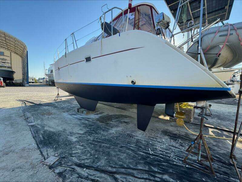 Herkee 38ft Lagoon Yacht For Sale