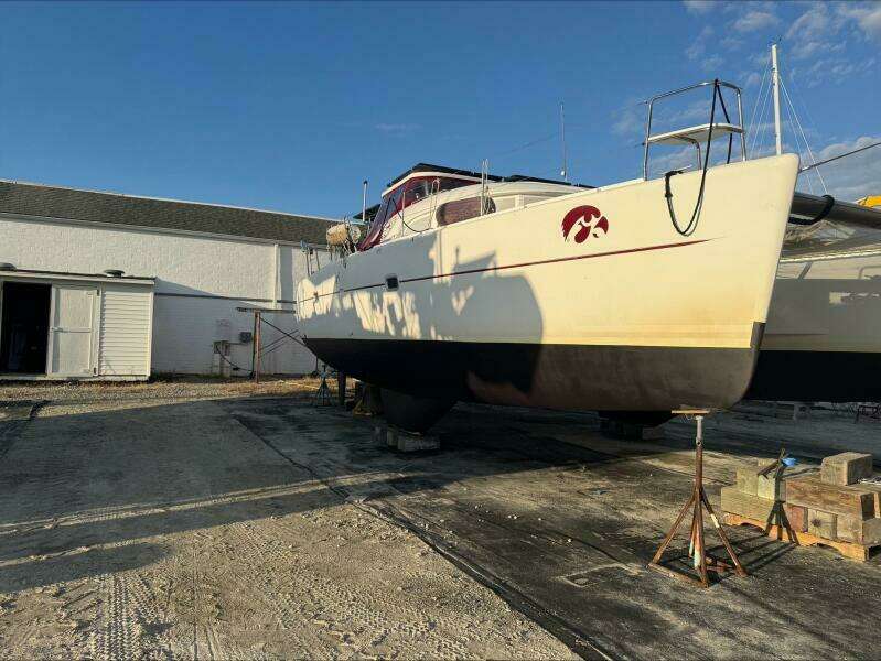 Herkee 38ft Lagoon Yacht For Sale