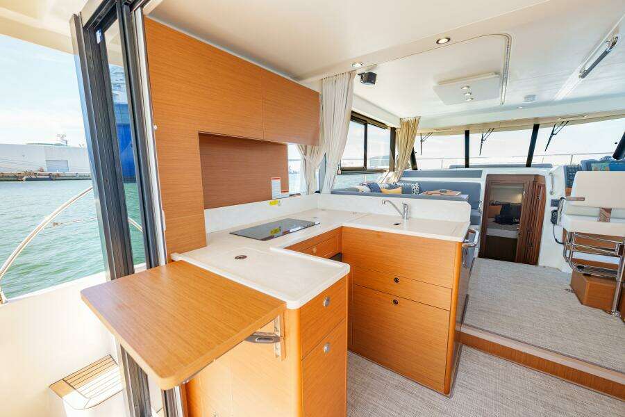 Carolina Blues 44ft Beneteau Yacht For Sale