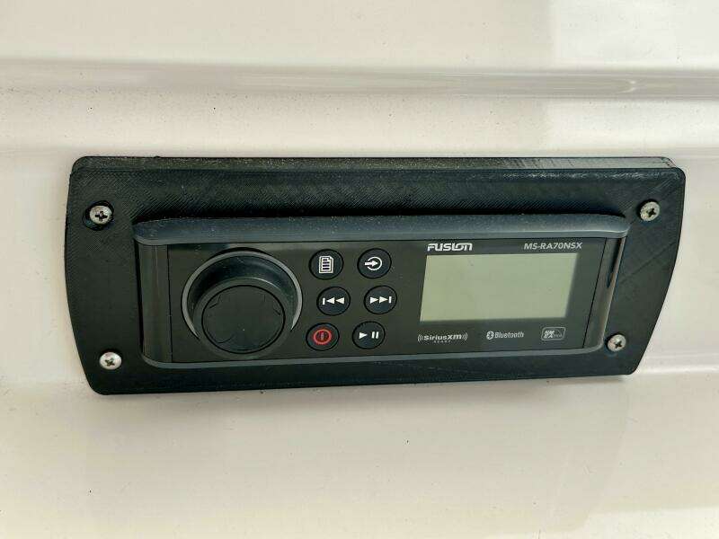 Sea Ray 48 LIFE IS GOOD TODAY - Flybridge Helm