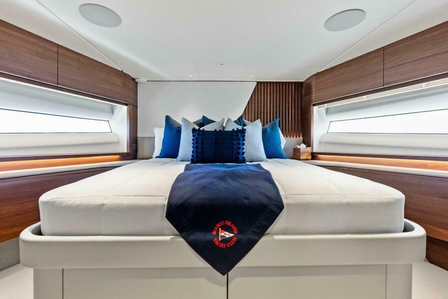 72' 2024 Princess Y72 Motor Yacht