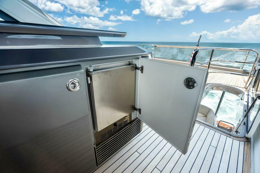 72' 2024 Princess Y72 Motor Yacht