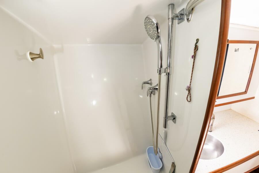 54' 1994 Jarrett Bay 54