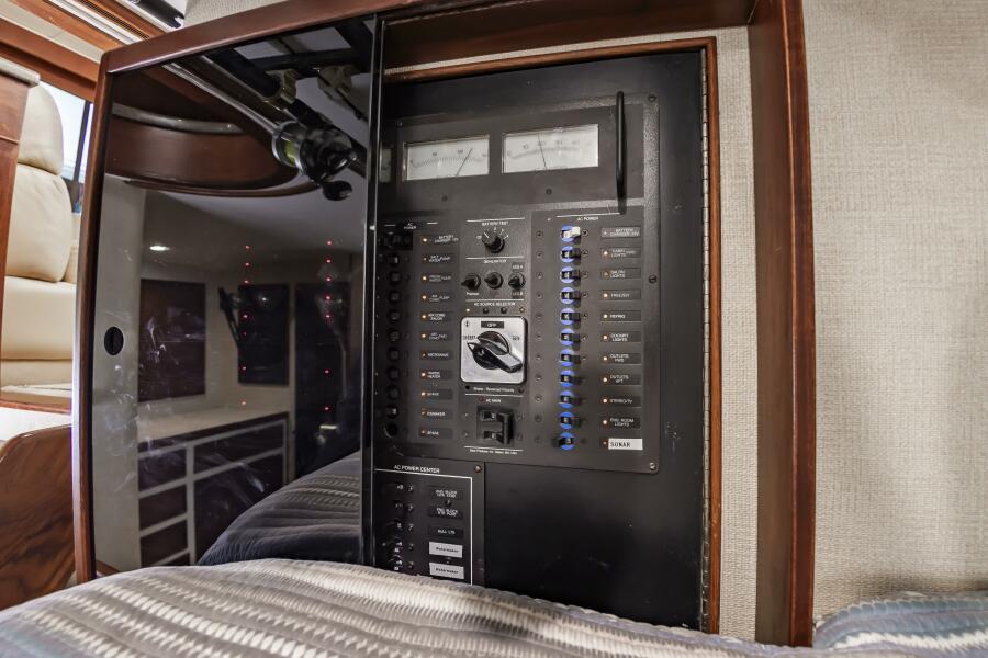 54' 1994 Jarrett Bay 54