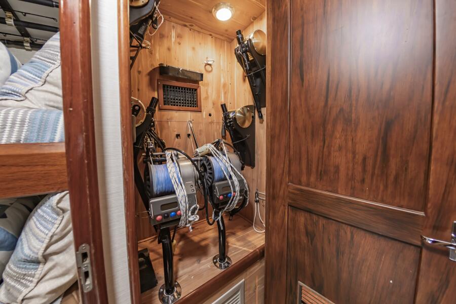 54' 1994 Jarrett Bay 54