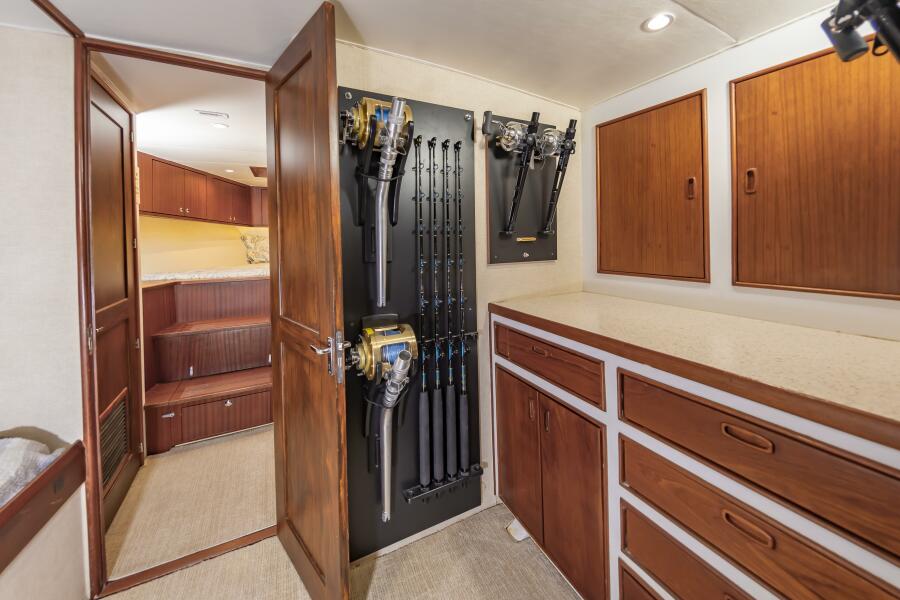 54' 1994 Jarrett Bay 54