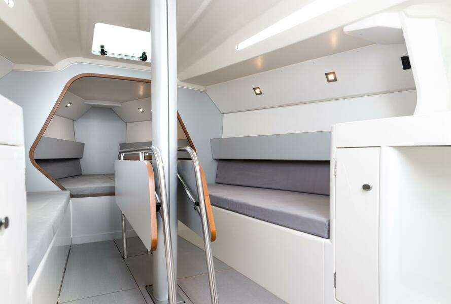 34ft Italia Yachts Yacht For Sale