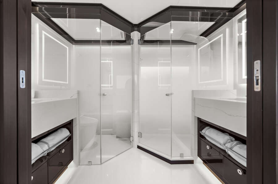 106ft Ocean Alexander Yacht For Sale