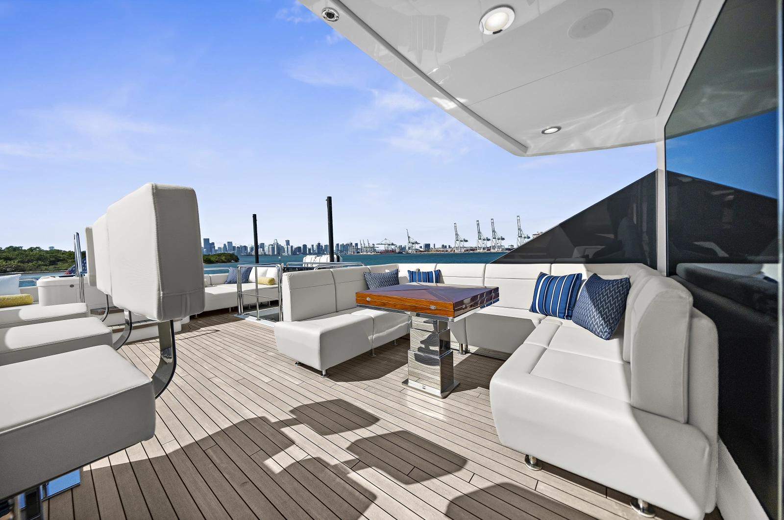 2024 Ocean Alexander 32L
