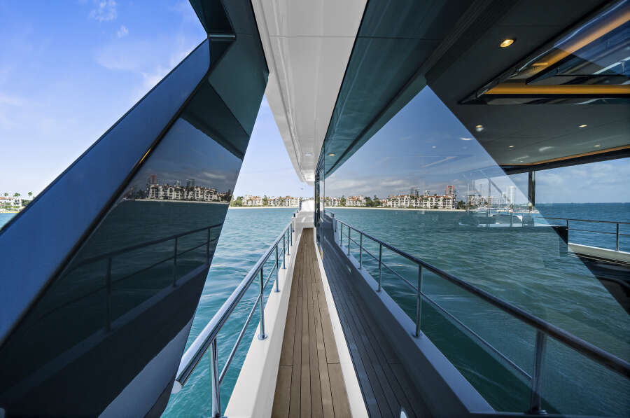 106ft Ocean Alexander Yacht For Sale