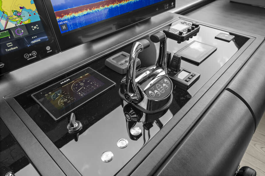 106ft Ocean Alexander Yacht For Sale