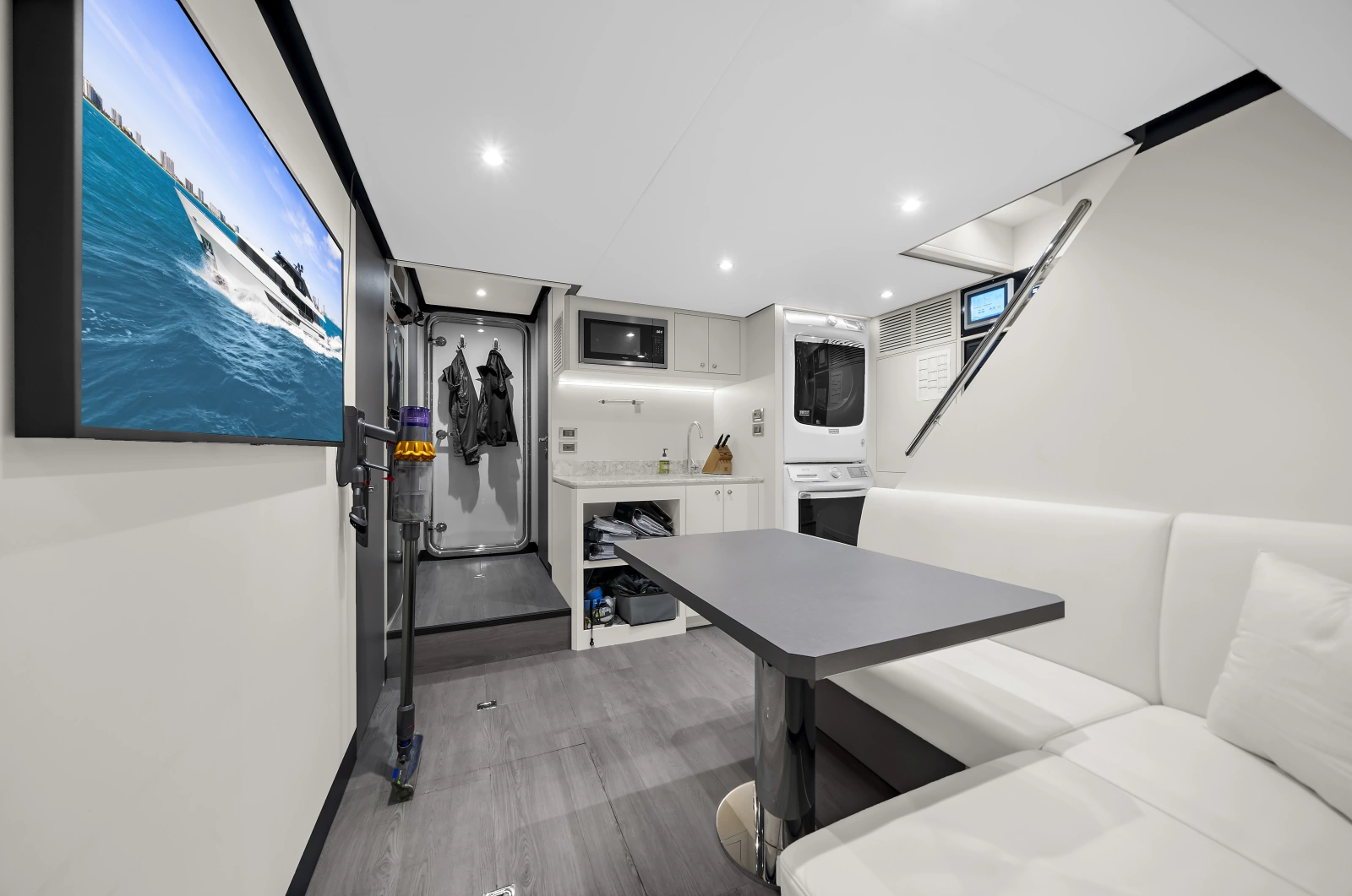 2024 Ocean Alexander 32L