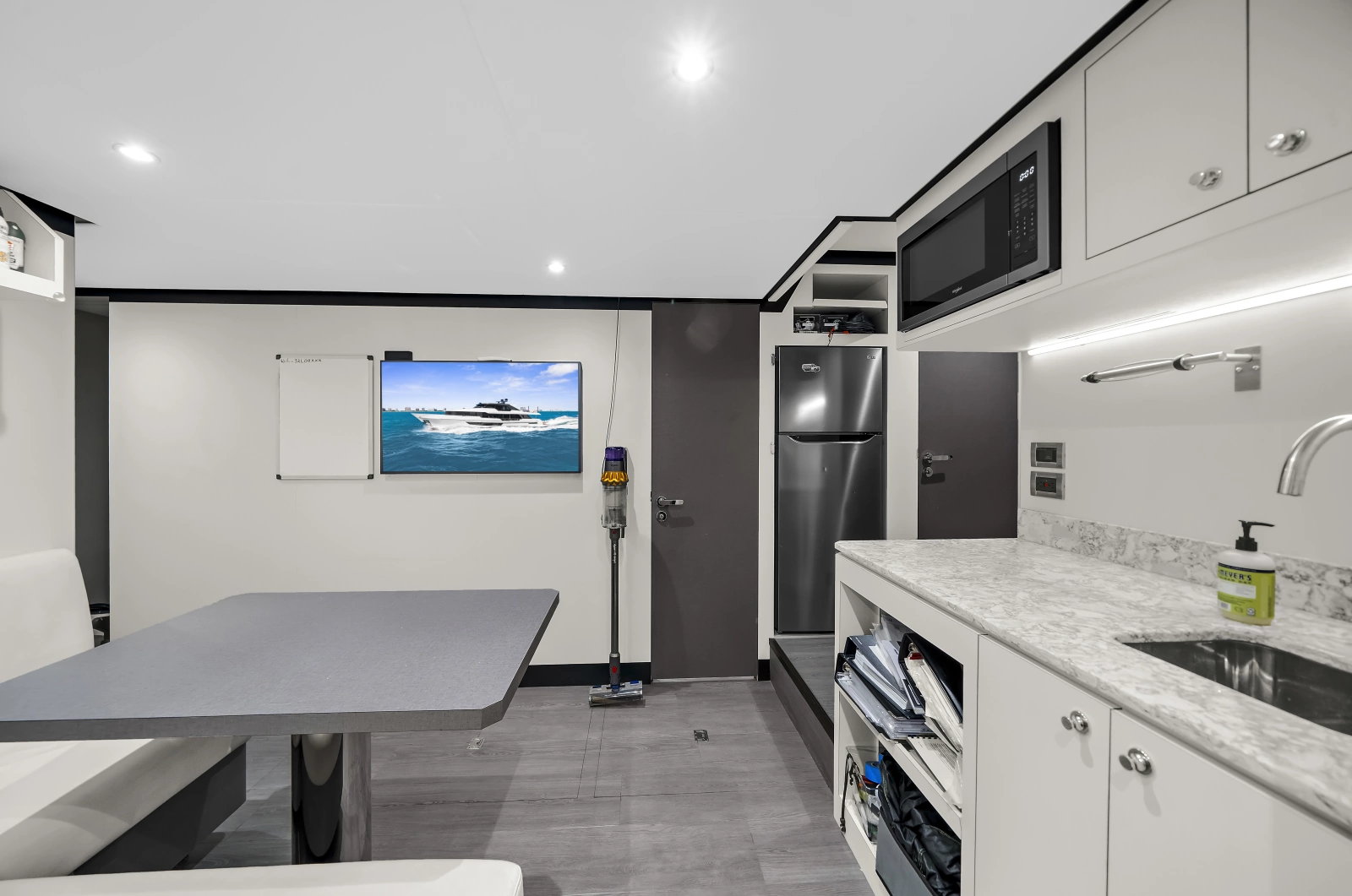 2024 Ocean Alexander 32L