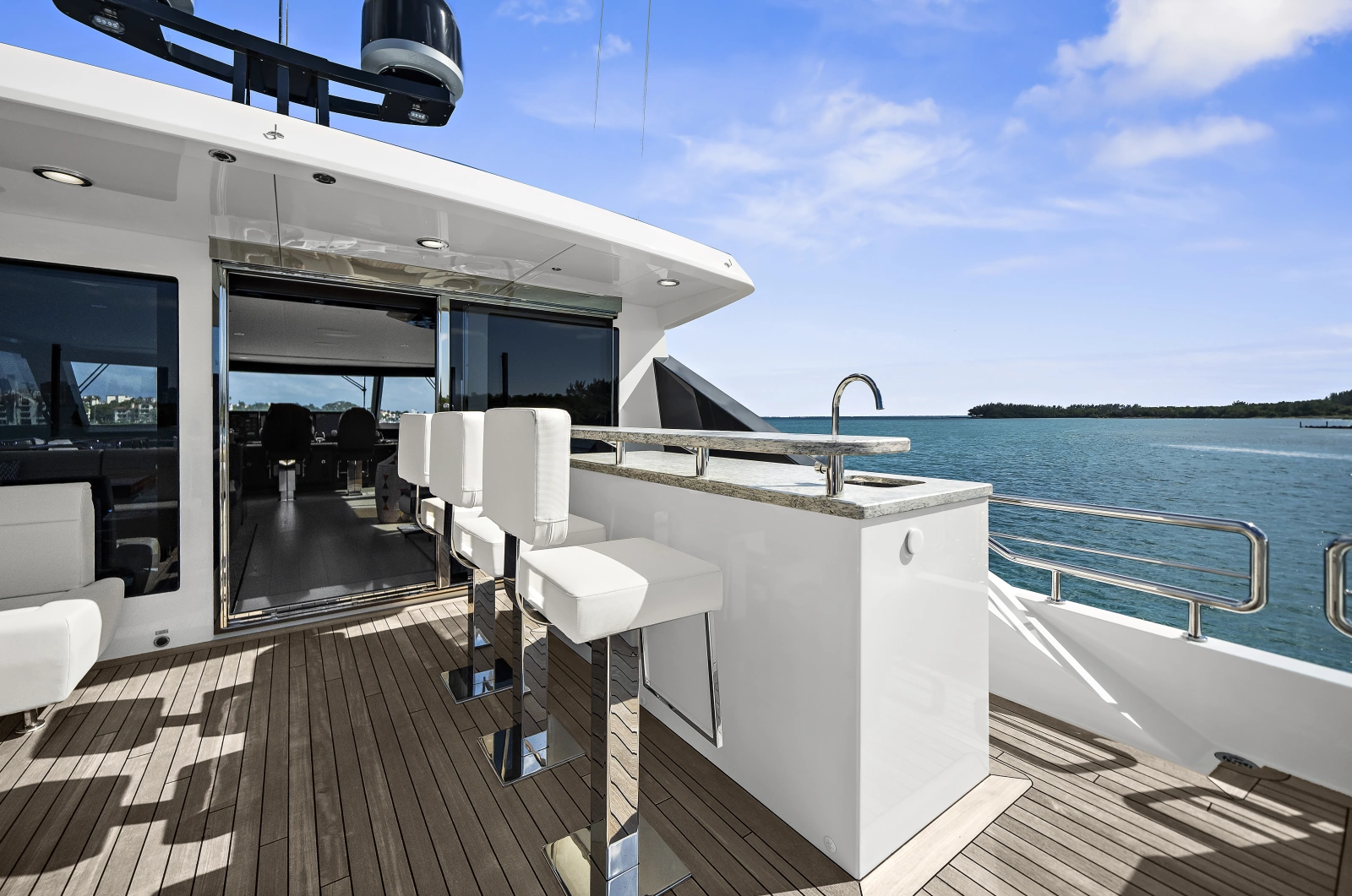 2024 Ocean Alexander 32L