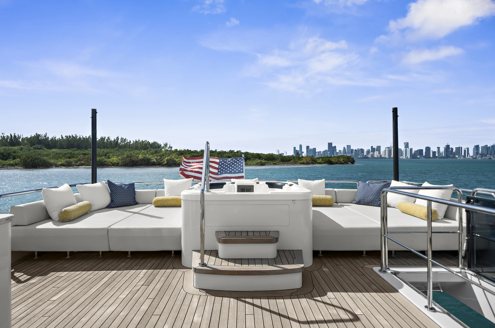 2024 Ocean Alexander 32L