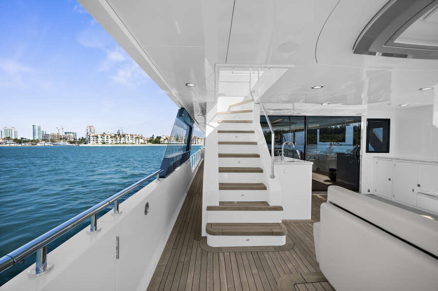106ft Ocean Alexander Yacht For Sale