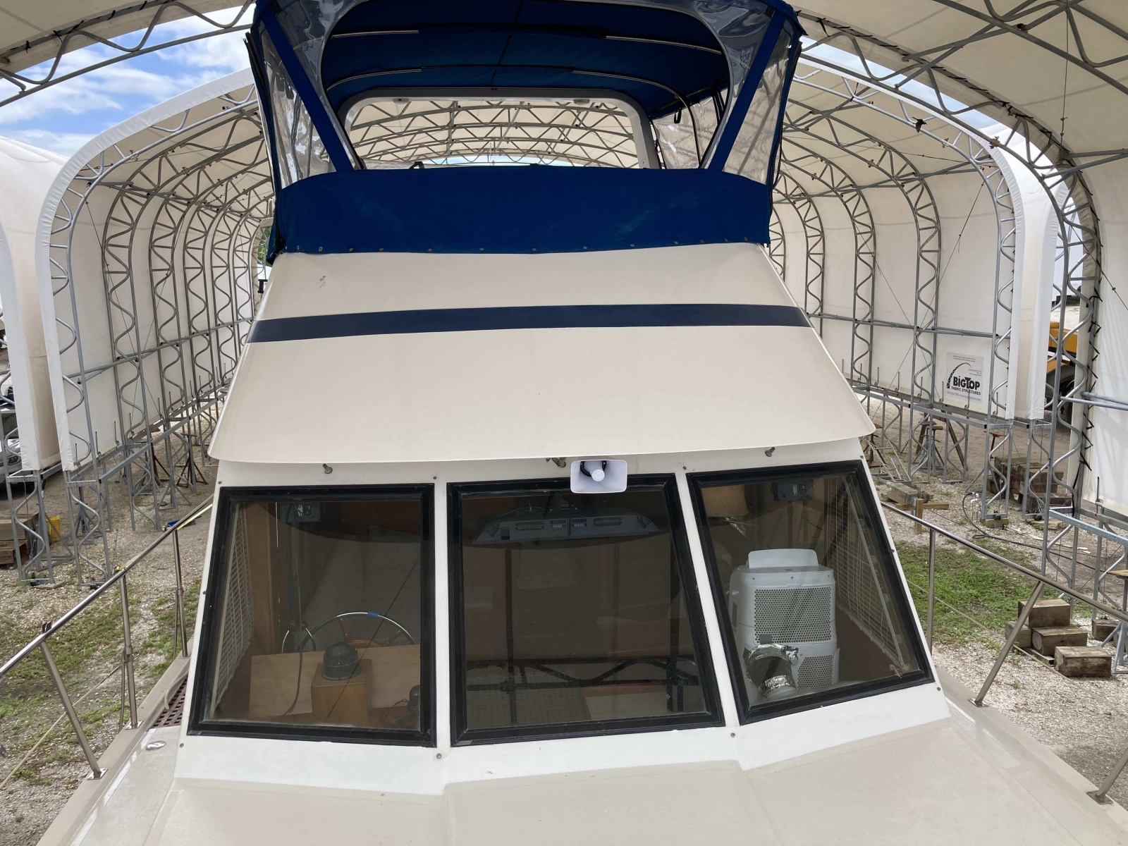 36' 1986 Heritage East Sundeck 36