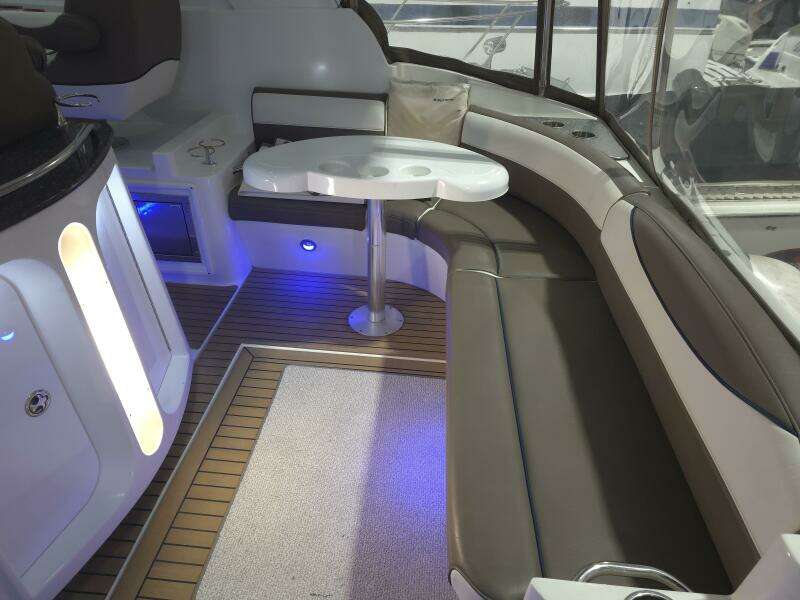 39ft Cruisers Yachts Yacht For Sale