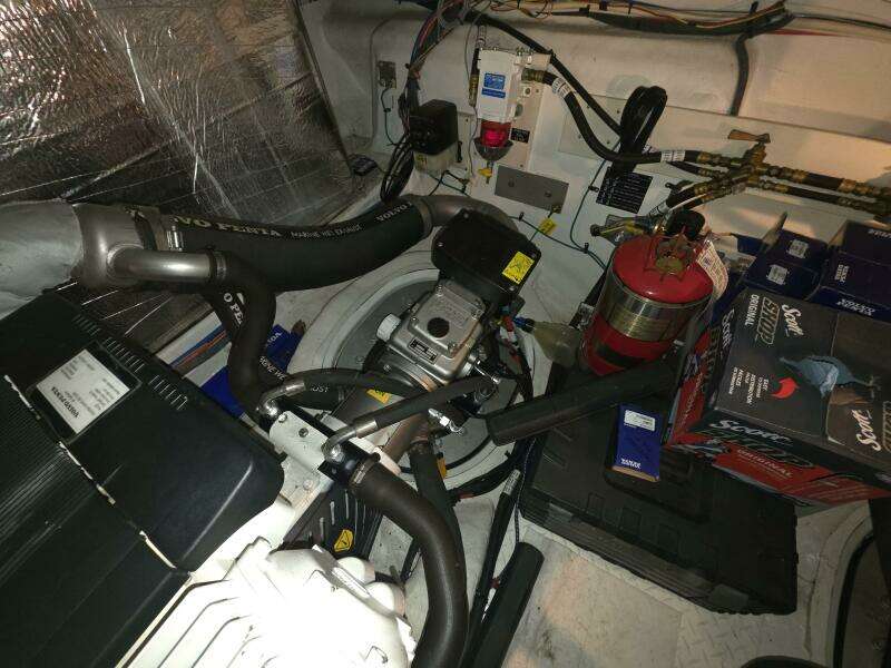 39ft Cruisers Yachts Yacht For Sale