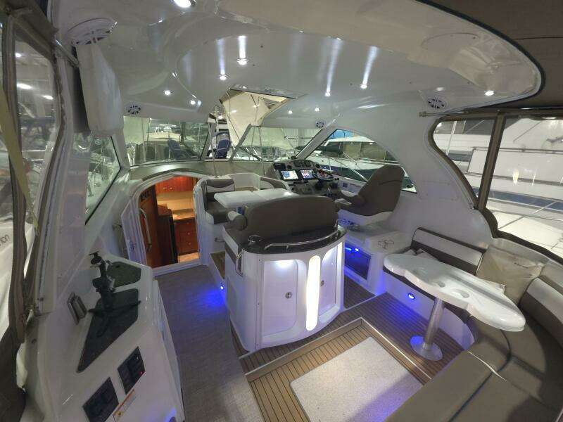 39ft Cruisers Yachts Yacht For Sale