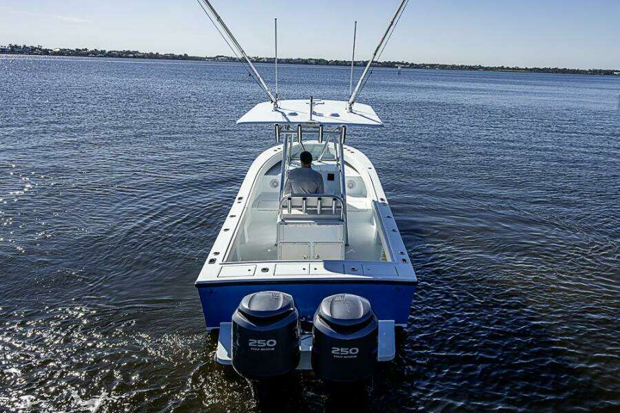 26ft Regulator Yacht For Sale
