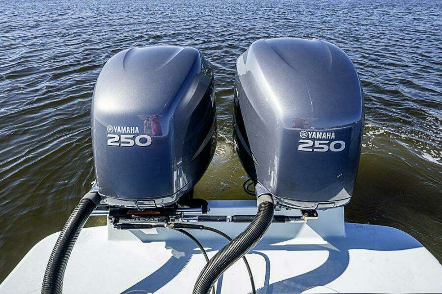 26ft Regulator Yacht For Sale