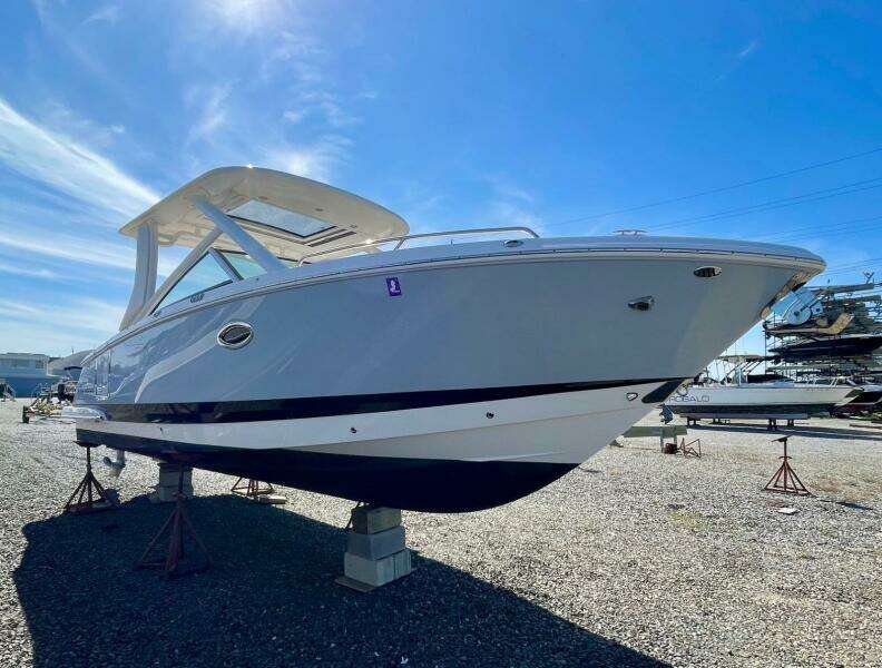 28ft Chaparral Yacht For Sale