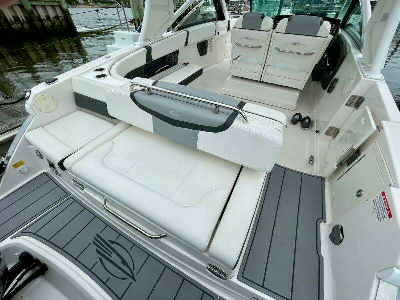 28ft Chaparral Yacht For Sale