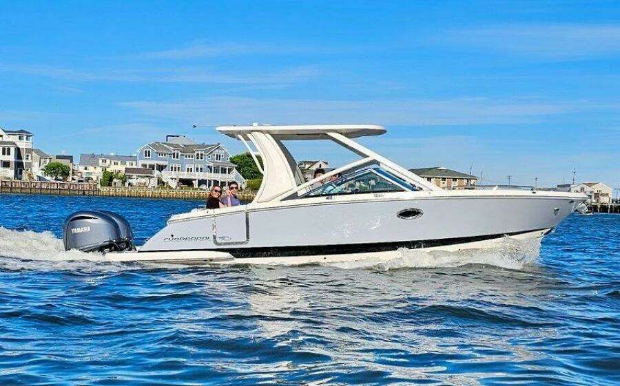 28ft Chaparral Yacht For Sale