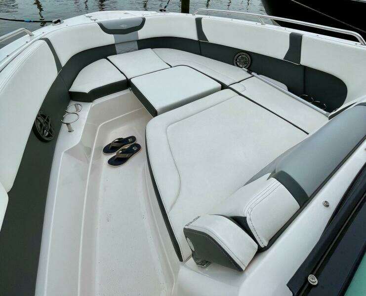 28ft Chaparral Yacht For Sale