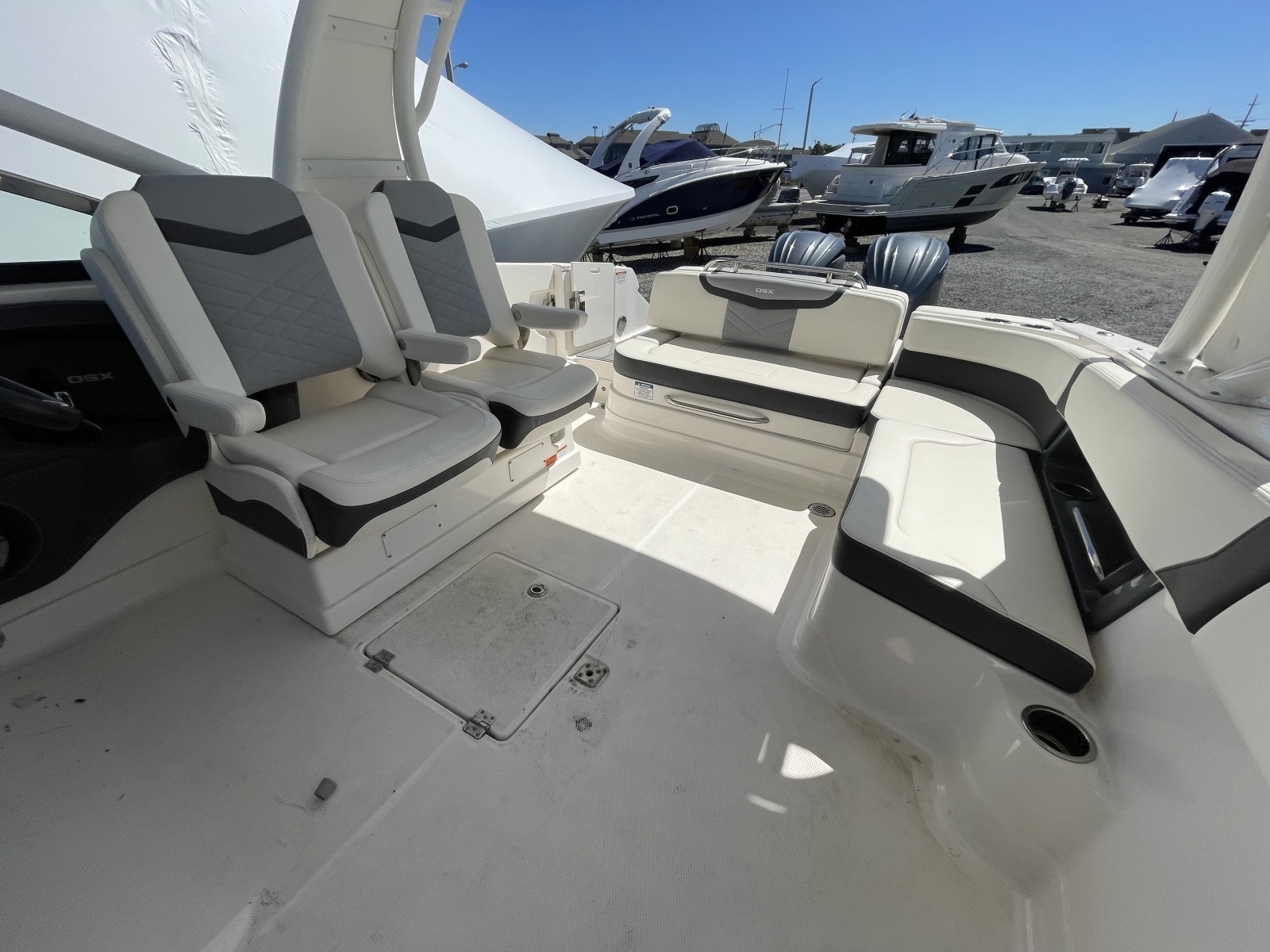 2023 Chaparral 280 OSX