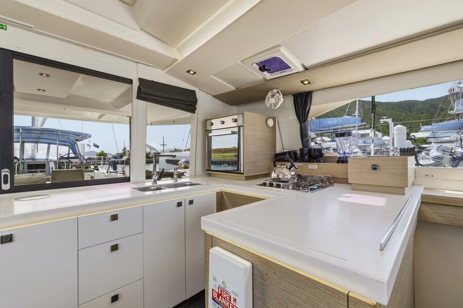 42' 2020 Fountaine Pajot Astrea 42