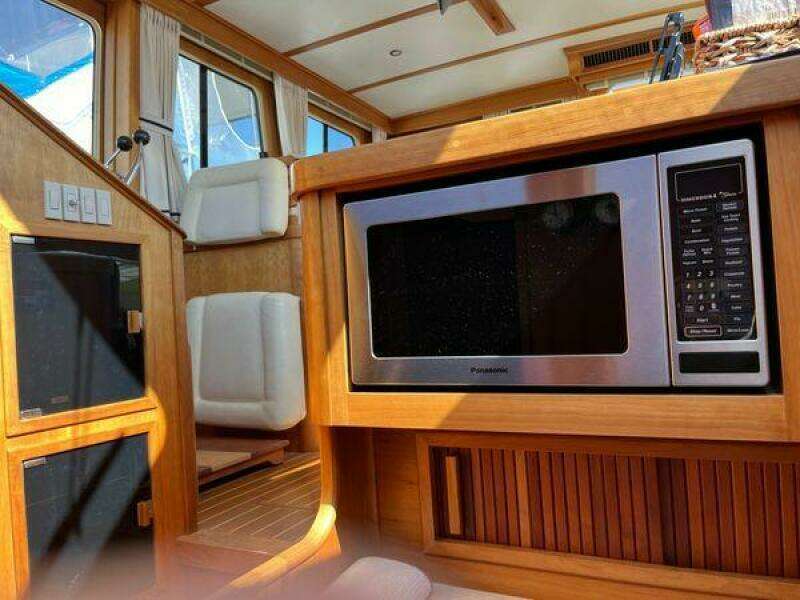 Mon Alisa 36ft Sabreline Yacht For Sale