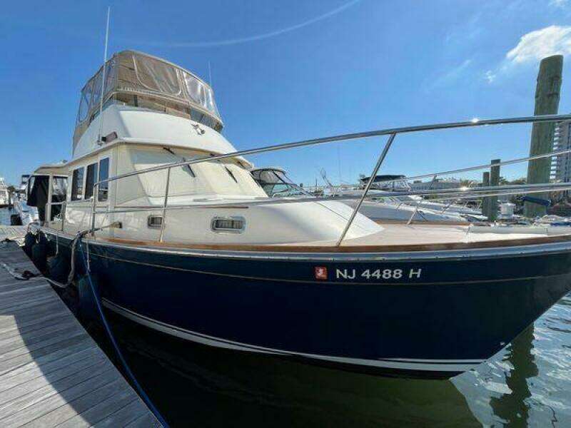 Mon Alisa 36ft Sabreline Yacht For Sale