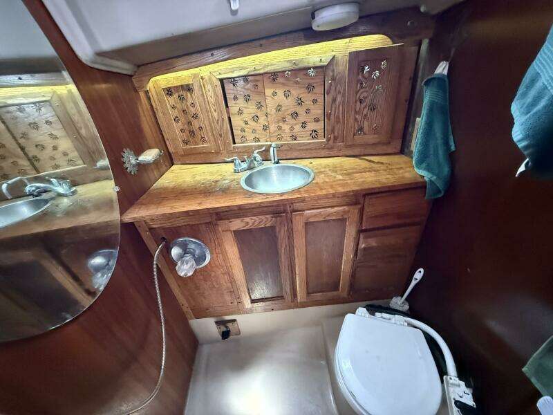 Redshift 41ft Capital Yacht For Sale