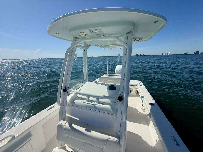 2020 Everglades 243 CC - Bow