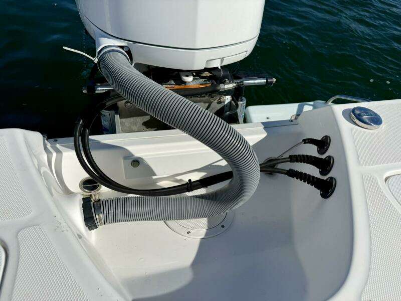 2020 Everglades 243 CC - Outboard Engine 