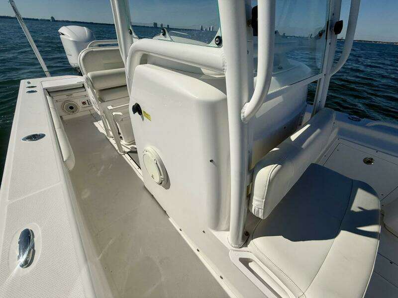 2020 Everglades 243 CC 