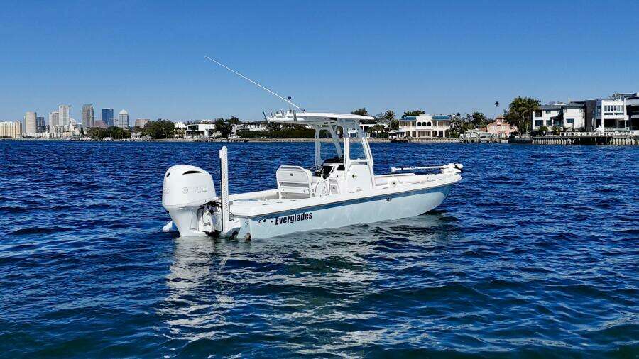 2020 Everglades 243 CC - Outboard Engine - Profile 